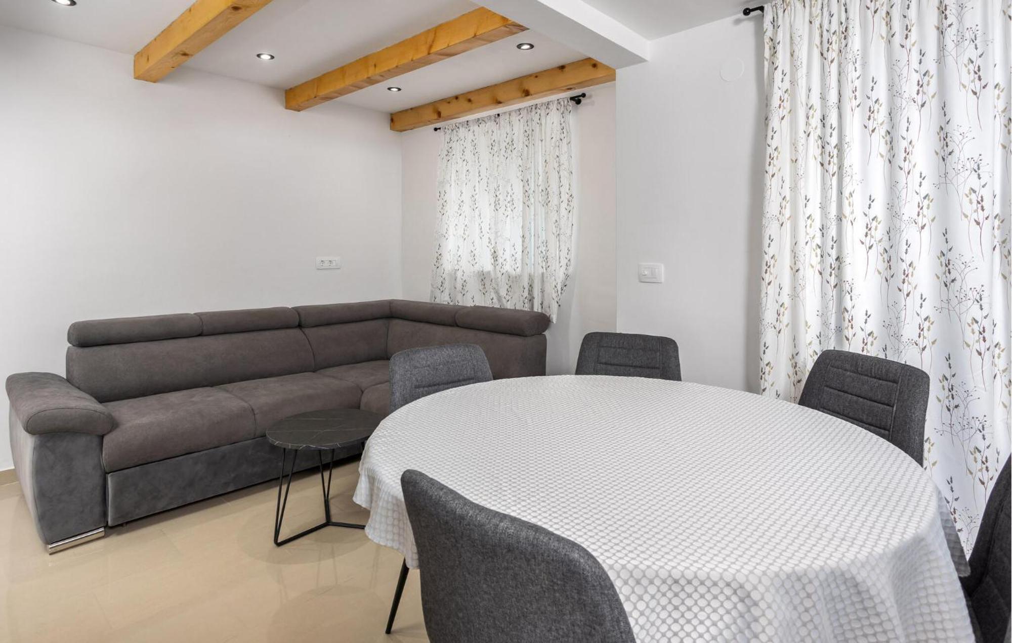 Gorgeous Apartment In Brsec With Kitchen Экстерьер фото