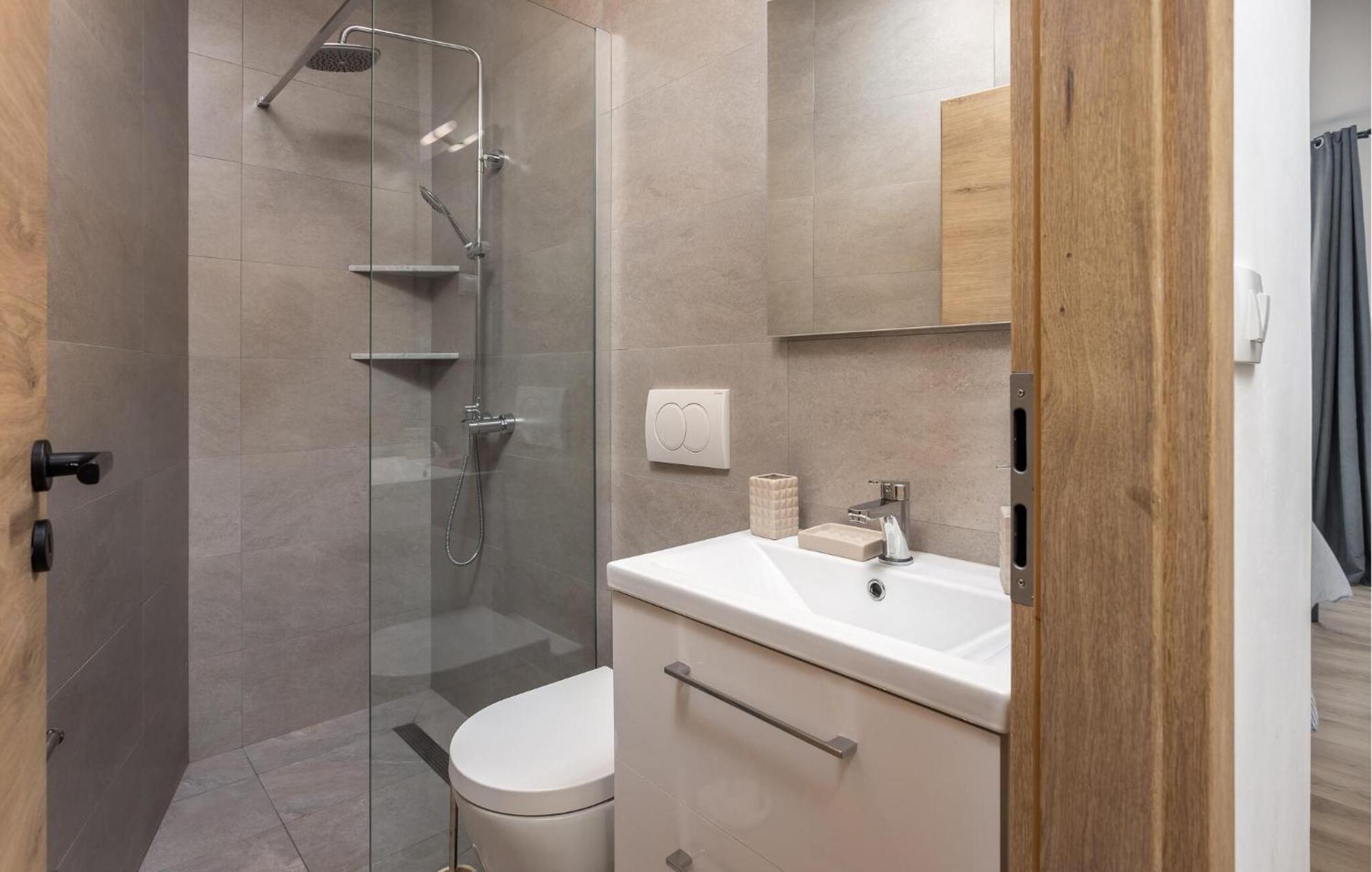 Gorgeous Apartment In Brsec With Kitchen Экстерьер фото